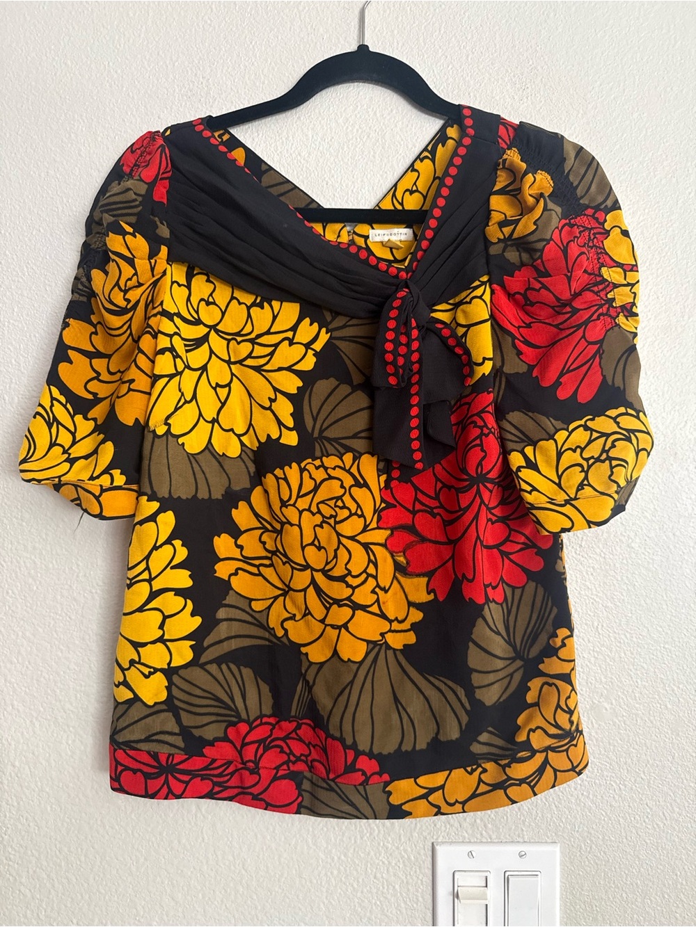 leifsdottir Anthropologie Black Floral Colorful Puff-Sleeve Floral Top size 4